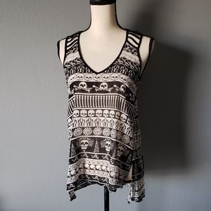 Sans Souci Cage Back Skull Top